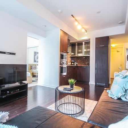 Sarkar Suites - Entertainment District โตรอนโต ภายนอก รูปภาพ