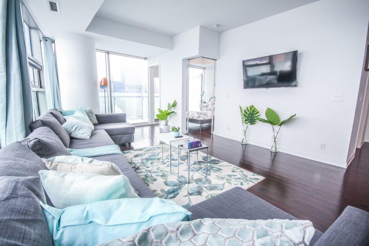 Sarkar Suites - Entertainment District โตรอนโต ภายนอก รูปภาพ