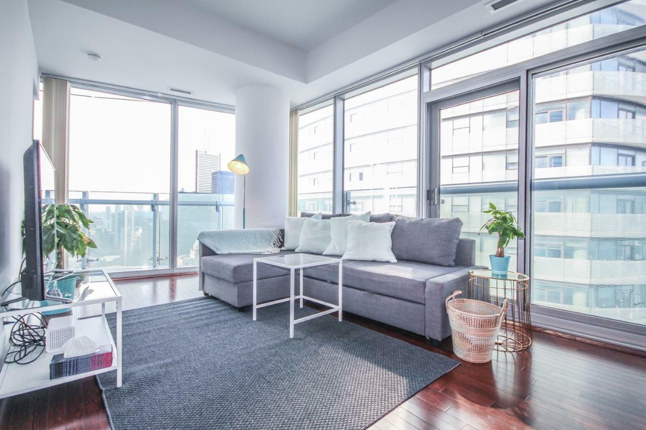 Sarkar Suites - Entertainment District โตรอนโต ภายนอก รูปภาพ