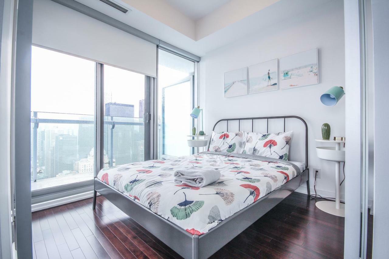 Sarkar Suites - Entertainment District โตรอนโต ภายนอก รูปภาพ