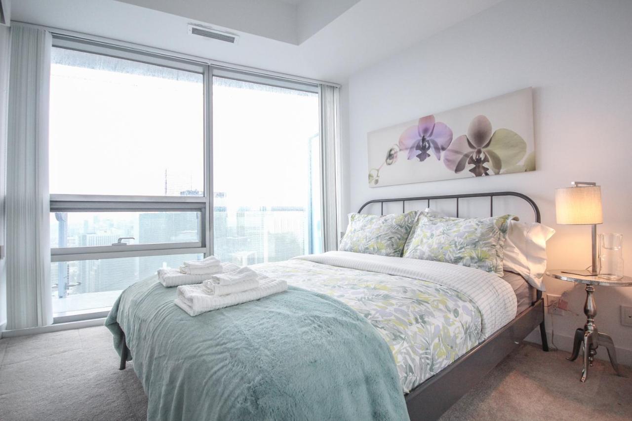 Sarkar Suites - Entertainment District โตรอนโต ภายนอก รูปภาพ