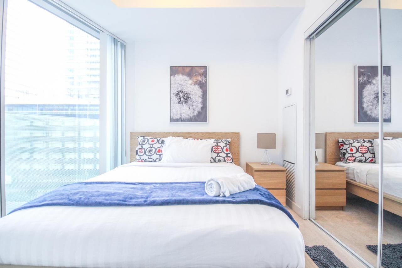 Sarkar Suites - Entertainment District โตรอนโต ภายนอก รูปภาพ