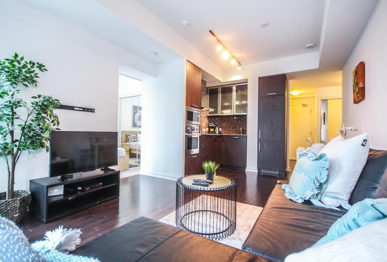 Sarkar Suites - Entertainment District โตรอนโต ภายนอก รูปภาพ