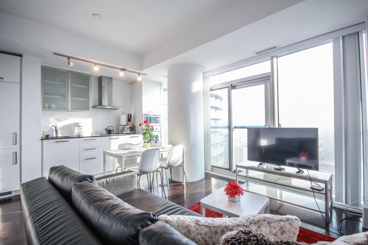 Sarkar Suites - Entertainment District โตรอนโต ภายนอก รูปภาพ
