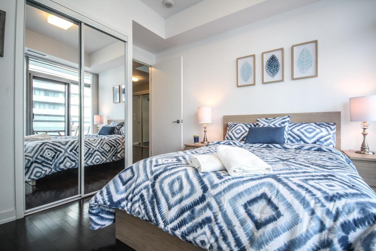 Sarkar Suites - Entertainment District โตรอนโต ภายนอก รูปภาพ