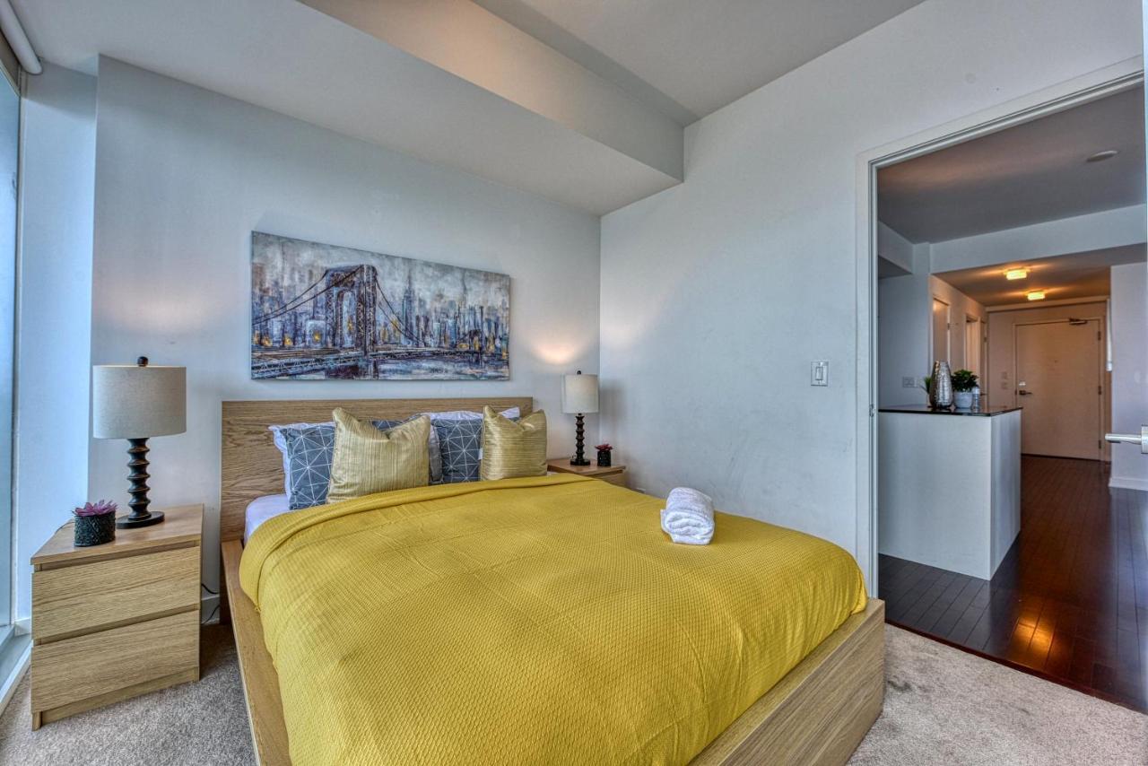 Sarkar Suites - Entertainment District โตรอนโต ภายนอก รูปภาพ