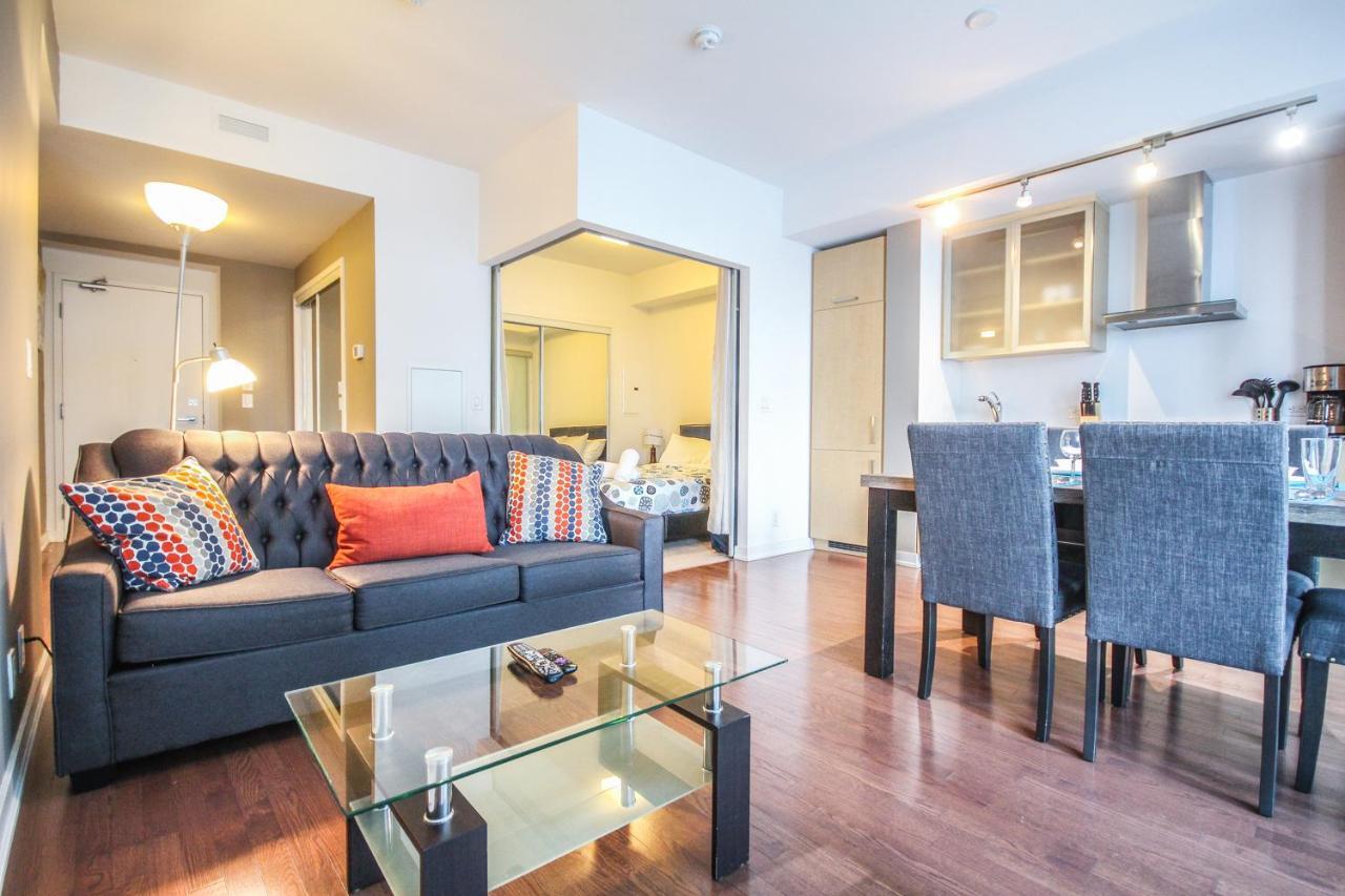 Sarkar Suites - Entertainment District โตรอนโต ห้อง รูปภาพ
