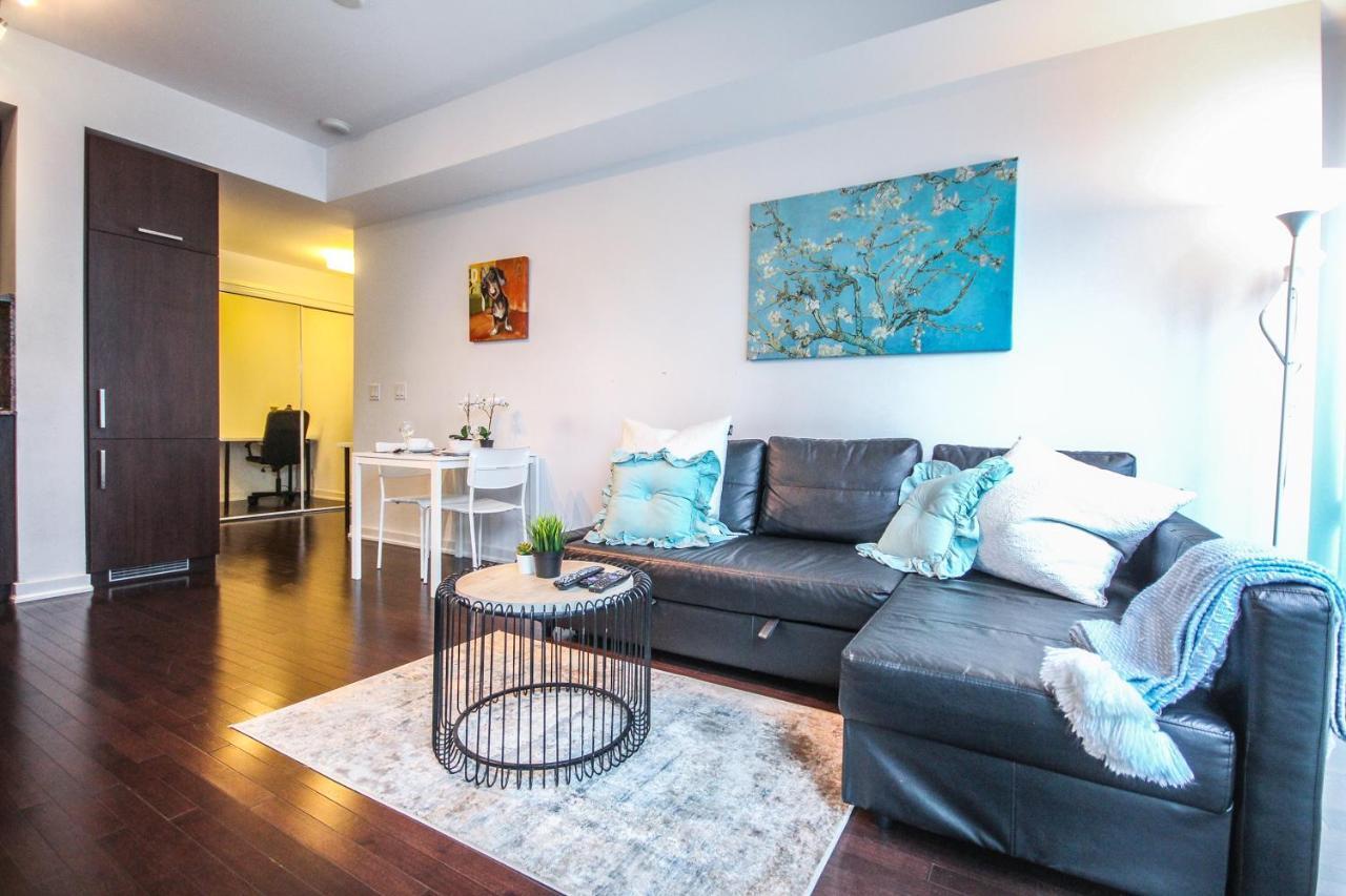 Sarkar Suites - Entertainment District โตรอนโต ภายนอก รูปภาพ