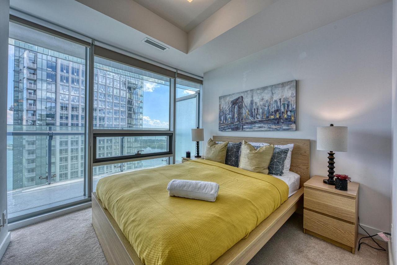 Sarkar Suites - Entertainment District โตรอนโต ภายนอก รูปภาพ