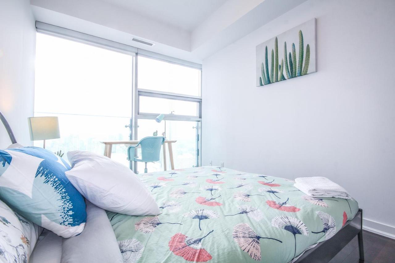 Sarkar Suites - Entertainment District โตรอนโต ภายนอก รูปภาพ